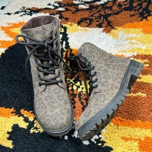 BLOWFISH, leopard print combat boots!!